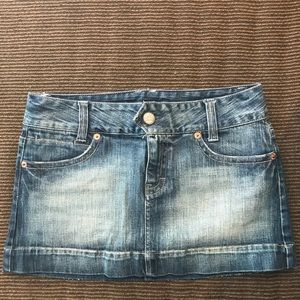 Super cute American Eagle mini skirt! Never worn.